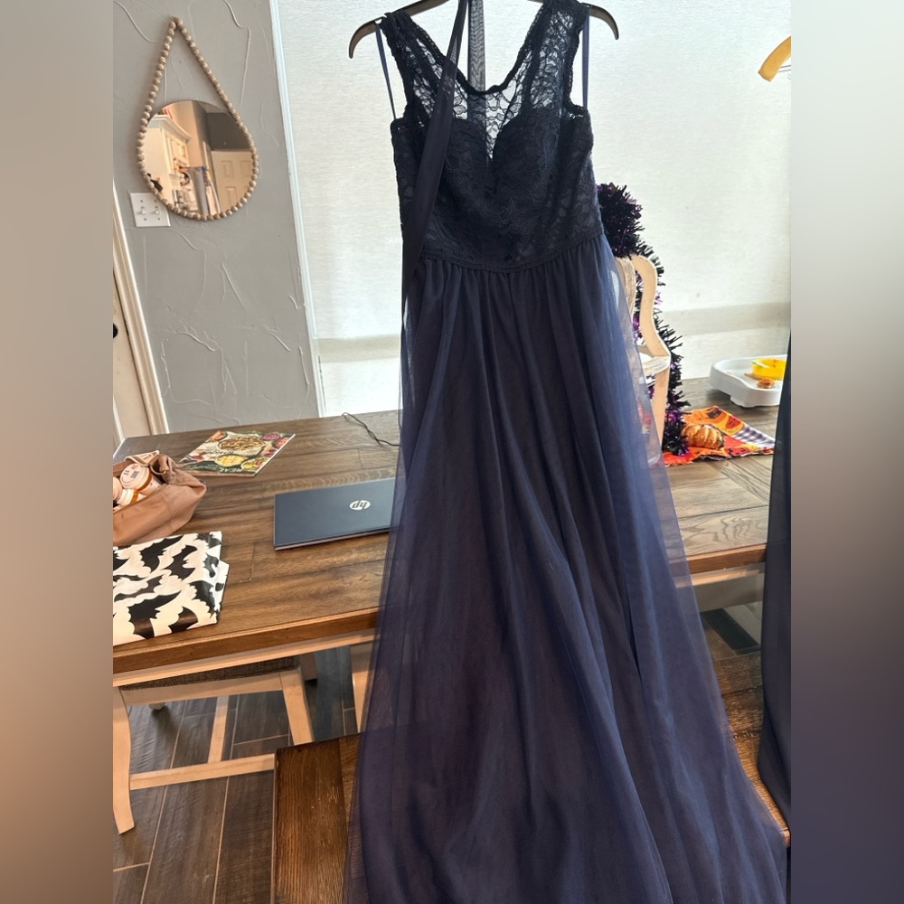 Elegant Lace Evening Gown